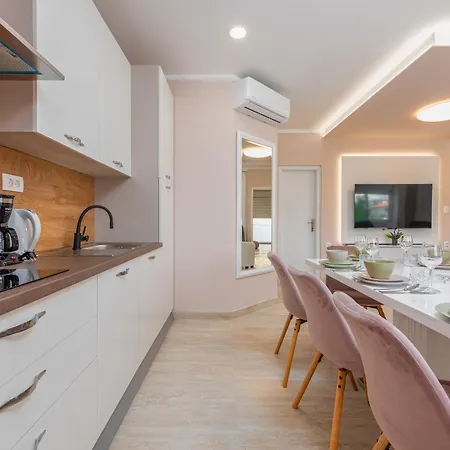 Lungomare With Private Pool Villa Zadar