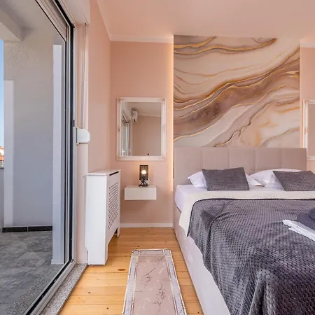 Lungomare With Private Pool