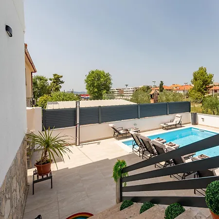 Lungomare With Private Pool