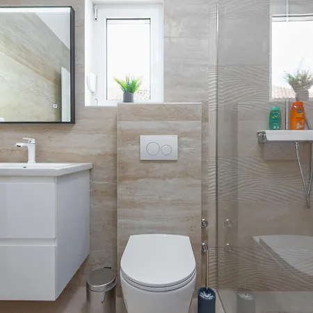 Villa Lungomare With Private Pool