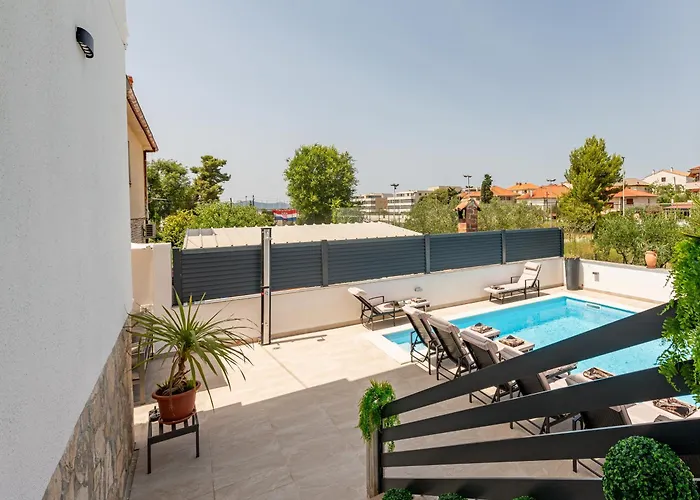 Lungomare With Private Pool