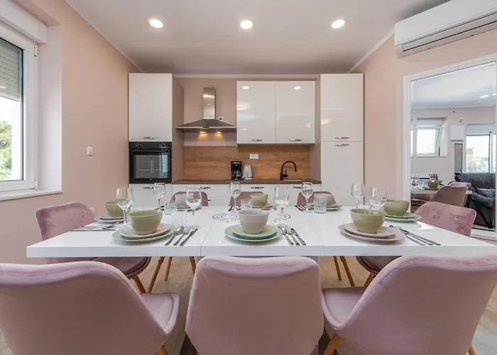 וילה Lungomare With Private Pool