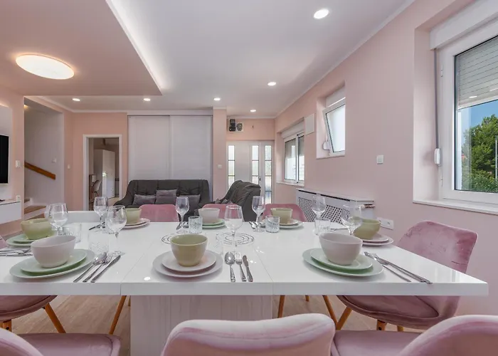 Lungomare With Private Pool زادار