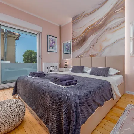 Lungomare With Private Pool