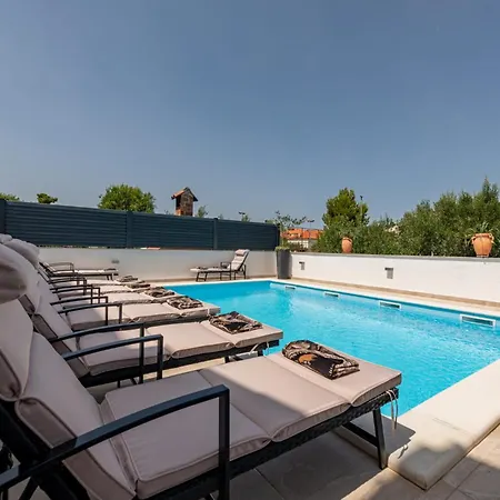 Villa Lungomare With Private Pool *