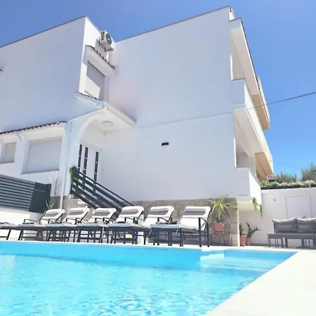Willa Lungomare With Private Pool Zadar