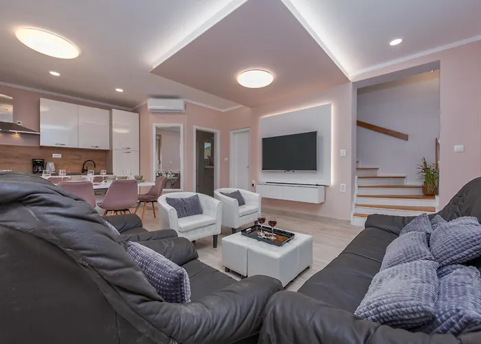 Lungomare With Private Pool * Ζαντάρ