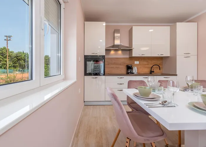 Βίλα Lungomare With Private Pool